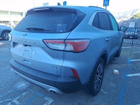 Used 2022 Ford Escape Titanium image 4