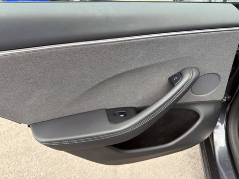 Used 2025 Tesla Model 3 RWD image 9