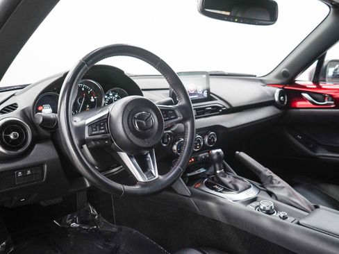 Used 2019 MAZDA MX-5 Miata Grand Touring RWD image 15