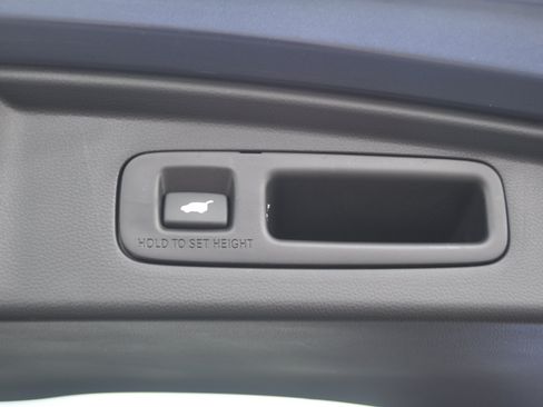 Used 2024 Honda CR-V EX-L image 12