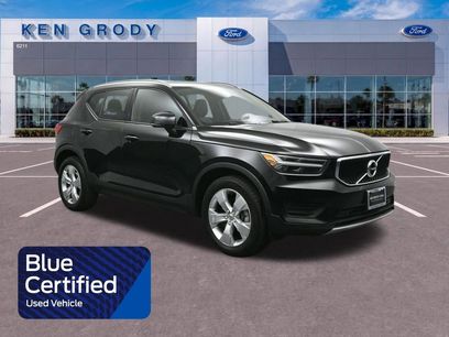 Used 2022 Volvo XC40 T5 Momentum