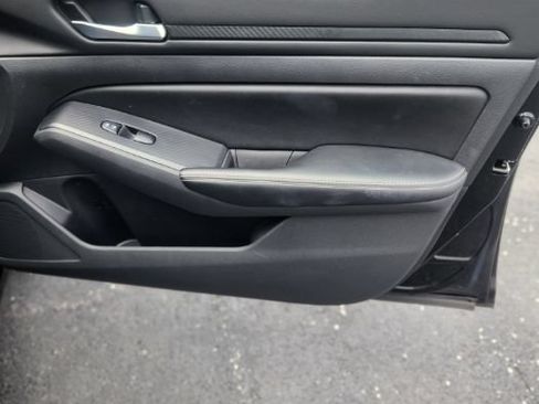 Used 2025 Nissan Altima 2.5 SV FWD image 19