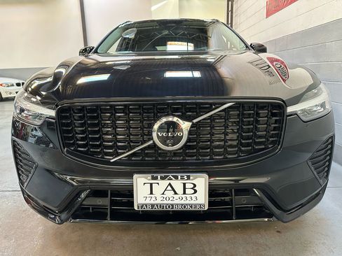 Used 2025 Volvo XC60 B5 Plus image 7