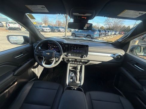 Used 2024 Chevrolet Colorado LT w/ LT Convenience Package III image 30