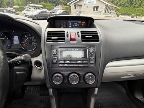 Used 2015 Subaru Forester 2.5i Touring AWD/4WD image 19