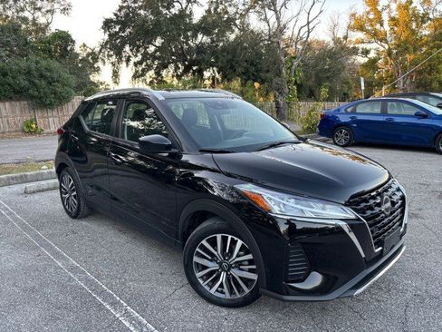 Used 2024 Nissan Kicks SV image 5