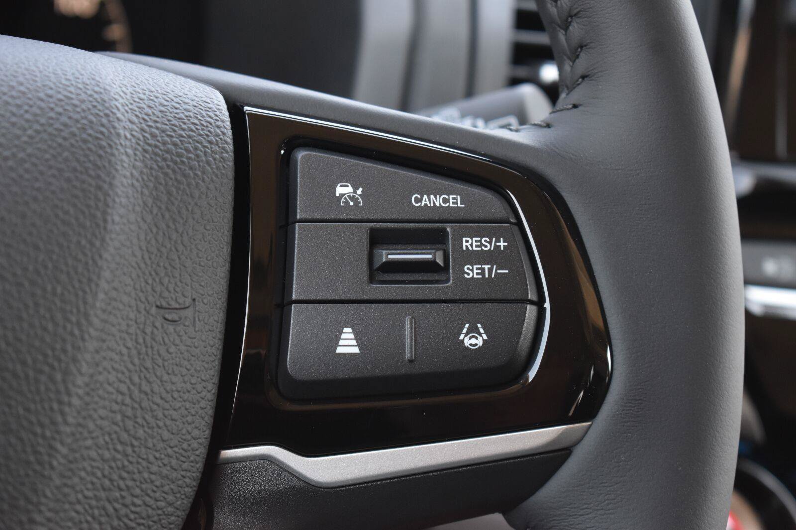 New 2026 Honda Odyssey Touring image 7