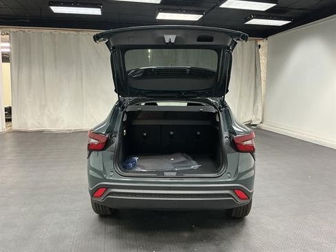 New 2026 Chevrolet Trax LT w/ Driver Confidence Package FWD image 25