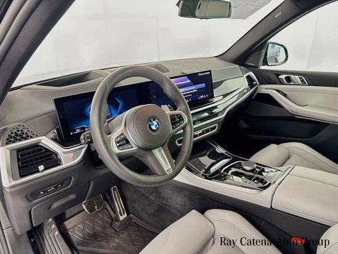 Used 2025 BMW X5 xDrive40i w/ M Sport Package AWD/4WD image 9
