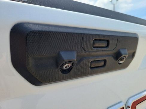 Used 2025 GMC Sierra 1500 SLT RWD image 6