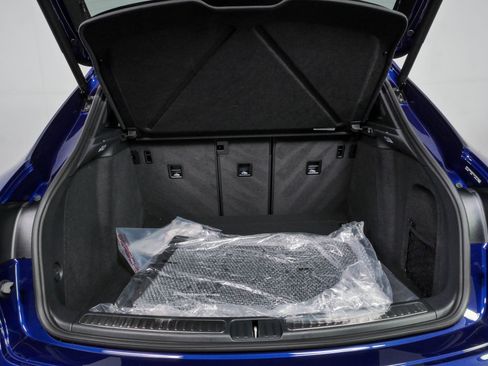 New 2026 Porsche Macan AWD/4WD image 32