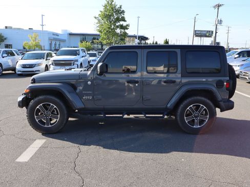 Used 2023 Jeep Wrangler Unlimited Sahara AWD/4WD image 18