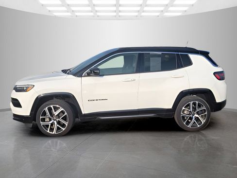 Used 2025 Jeep Compass Limited w/ Elite Group AWD/4WD image 2