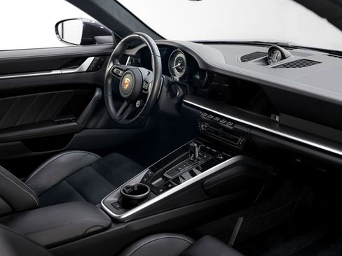 Used 2022 Porsche 911 Turbo image 10