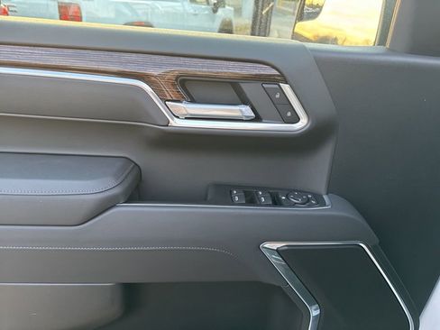 New 2026 GMC Sierra 1500 Elevation image 13