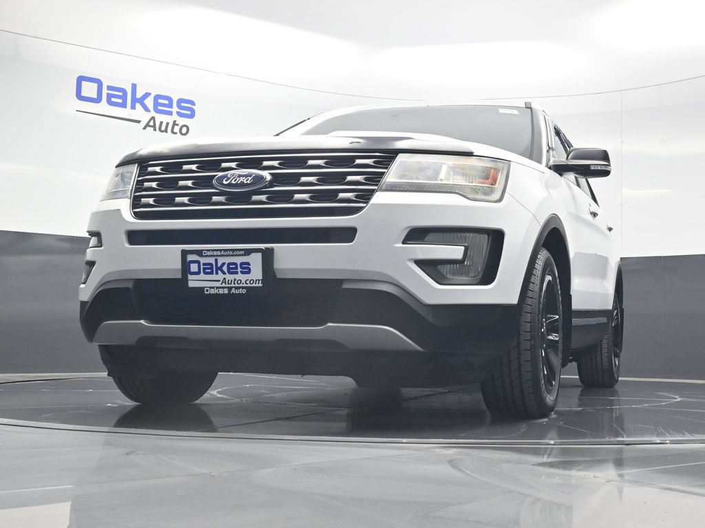 Used 2017 Ford Explorer XLT FWD image 36