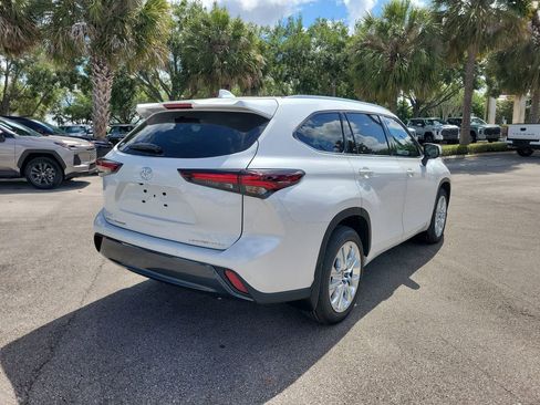 New 2026 Toyota Highlander Limited AWD/4WD image 3