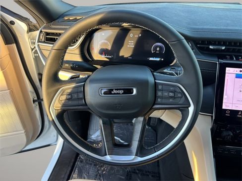 New 2025 Jeep Grand Cherokee L Limited image 14