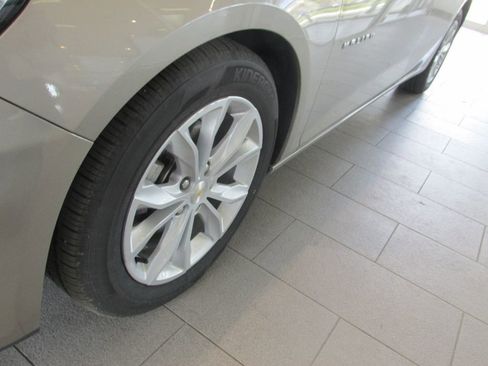 Used 2024 Chevrolet Malibu LT image 14