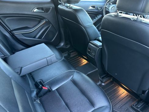 Used 2018 Mercedes-Benz GLA 250 image 32