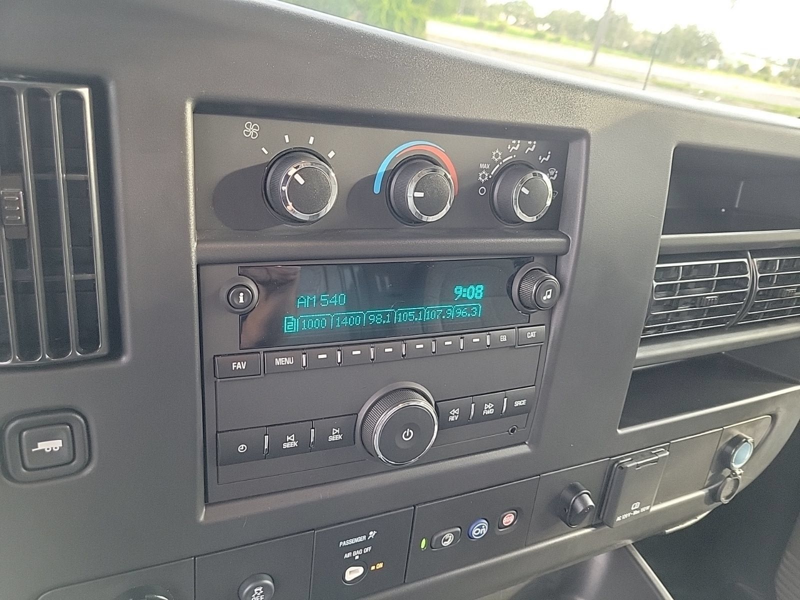 New 2025 GMC Savana 3500 w/ Power Convenience Package RWD image 17