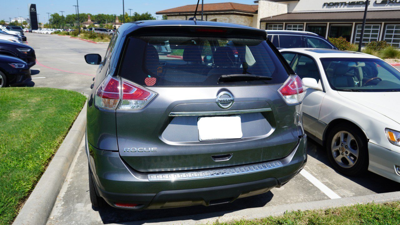 Used 2016 Nissan Rogue S FWD image 6
