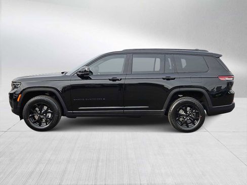New 2025 Jeep Grand Cherokee L Laredo image 5