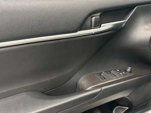 Used 2023 Toyota Camry SE image 31