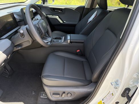 Used 2026 Toyota RAV4 XLE Premium FWD image 9