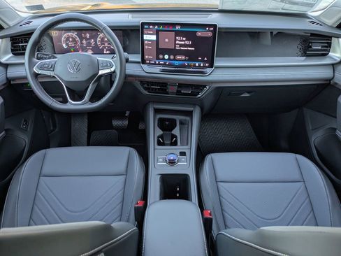 New 2026 Volkswagen Tiguan SE image 15