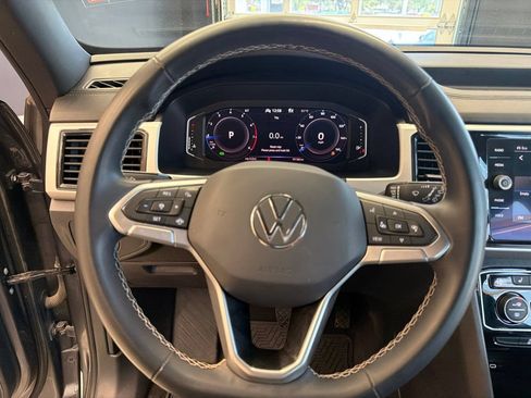 Used 2022 Volkswagen Atlas Cross Sport SE w/ Black Wheel Package AWD/4WD image 34