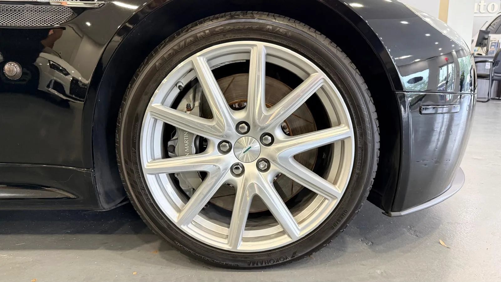 Used 2012 Aston Martin V8 Vantage Coupe RWD image 36