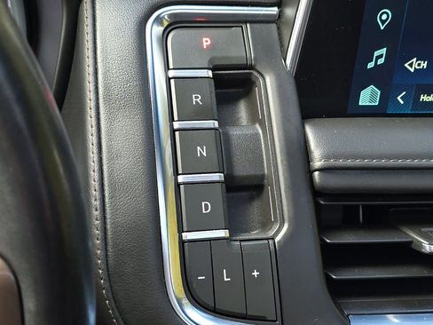 Used 2023 Chevrolet Suburban High Country w/ Advanced Technology Package image 24