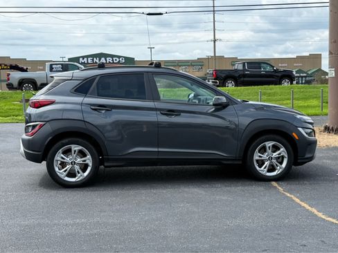 Used 2022 Hyundai Kona SEL w/ Cargo Package AWD/4WD image 8