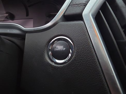 Used 2015 Cadillac SRX Luxury image 18