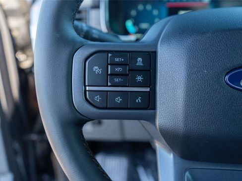 Used 2025 Ford F150 Lariat w/ Equipment Group 501A Mid image 13