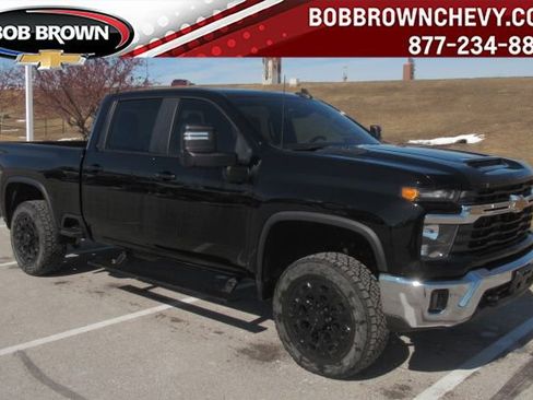 Used 2024 Chevrolet Silverado 2500 LT image 1
