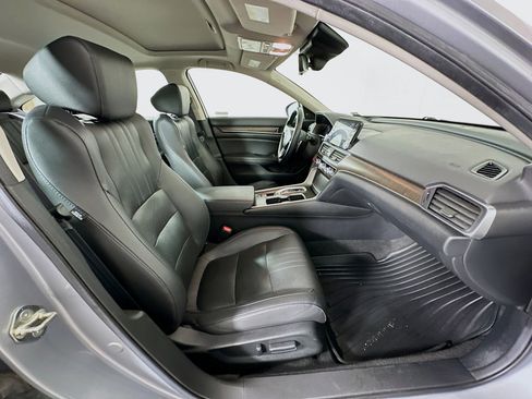 Used 2019 Honda Accord Touring image 31