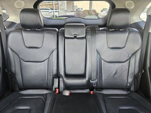 Used 2019 Ford Edge Titanium image 24