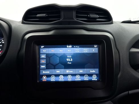 Used 2021 Jeep Renegade Latitude w/ Convenience Group AWD/4WD image 5