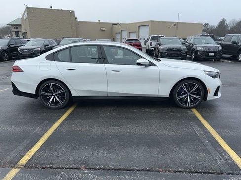 Used 2024 BMW 540i xDrive w/ Executive Package image 7