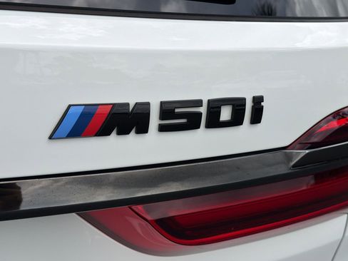 Used 2022 BMW X7 M50i AWD/4WD image 34