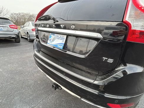 Used 2017 Volvo XC60 T5 Inscription w/ Preferred Option Package image 13