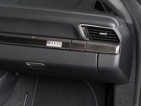 Used 2016 Porsche 911 R image 28