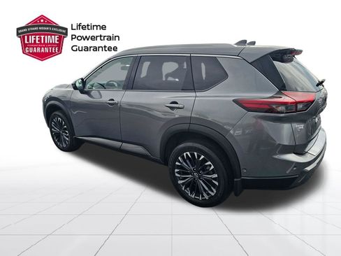 Used 2025 Nissan Rogue SL w/ Tech Package AWD/4WD image 3