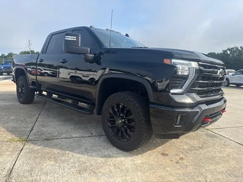 Used 2025 Chevrolet Silverado 2500 LTZ w/ LTZ Plus Package AWD/4WD image 7