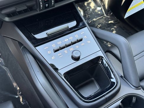 New 2026 Porsche Cayenne E-Hybrid Coupe image 22