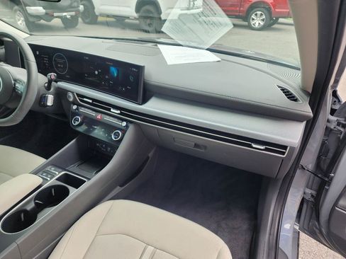 Used 2024 Hyundai Sonata SEL w/ Convenience Package FWD image 13