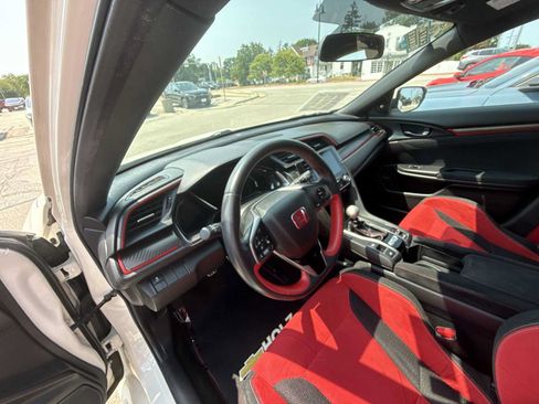Used 2019 Honda Civic Type R image 10