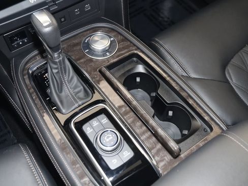 Used 2024 Nissan Armada Platinum w/ Captain's Chairs Package image 8